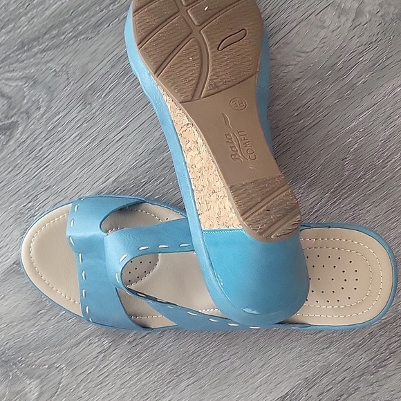 Sandals Brand New Size 7.5 - Picture 4 of 4